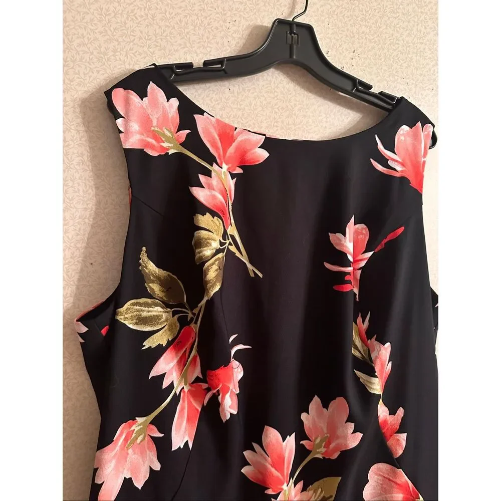 Alyx plus size midi dress - Picture 2 of 7